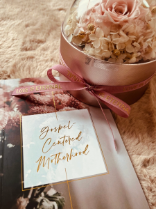 Devotional : Gospel-Centered Motherhood [9781950185924] Christian Bible ไบเบิ้ล (handy pocket book size) ✨ ✨ Import from USA✨ ✨