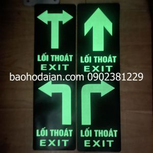 Bảng dạ quang chỉ dẫn lối thoát hiểm exit 28 x 16cm có keo sau dán nền