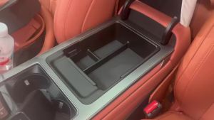 Hộp Đựng Đồ Tỳ Tay Trung Tâm Smabee Dành Cho BYD Tang L/Atto 8/Sealion 2025-2026 Phụ Kiện Xe Hơi Chất Liệu ABS+PVC Không Dùng Cho Mẫu Xe Có Ngăn Làm Mát