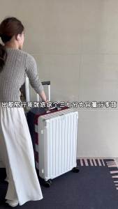 Durable Spacious Aluminum Frame Luggage 30 Inch