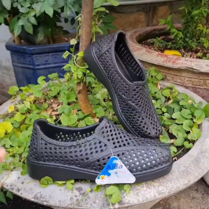 👉 Giày sục nam Asia họa tiết tổ ong thoáng khí – mang là thích ngay từ bước đầu size 38-43 đi được mọi địa hình và thời tiết