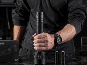 Convoy L7 High Powerful Tactical LED Flashlight SBT90.2 5900LM LED Torch Light by 21700 Battery for Hunting Camping Self Defense