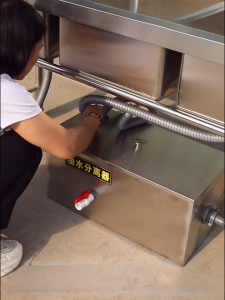 Restaurant Kitchen Stainless Steel Oil-water Separator Efficient Oil-water Separation Rate Oil Separation Tank Explosion-proof Tube High-quality Stainless Steel