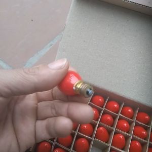 Bóng nhót lắp đèn thờ đui E12 ( 1 hộp 50 quả )