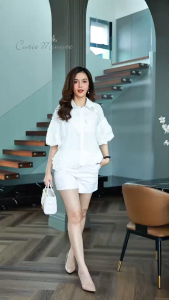 เสื้อผ้าฝ้ายญี่ปุ่นเกรดพรีเมี่ยม ที่ตัวขึ้นลาย3มิติสวยมากค่ะ ปก แต่งด้วยเพชรสุดหรู แขนทรงบอลลูน เสื้อสวยน่ารักมากค่ะ มี 4 สี ขาว ฟ้า เหลือง ชมพู