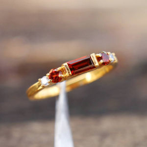 Huitan Gold Color Women Ring Thin Inlaid Brilliant Red Cubic Zirconia Versatile Chic Accessories for Party Daily Low-key Jewelry