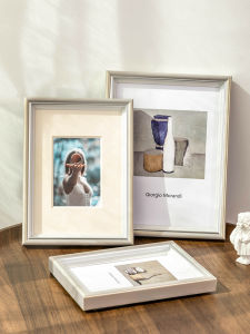 Scandinavian Style High-end Photo Frame Display Stand