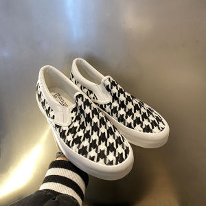 Low-Top Mens Slip-On Casual Shoes with Knit Pattern Trendy All-Match Lazy Shoes Breathable Comfortable round Toe Rubber Outsole