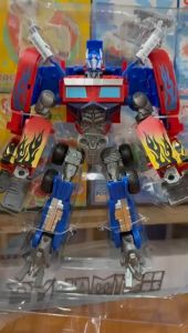 TerusJayaToys: Mainan Robot Transformer Bumble bee & Optimus