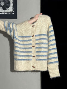 เสื้อคาร์ดิแกนถักคอตั้งลายทางสีบล็อกแขนยาวสำหรับผู้หญิง ทรงหลวม ฤดูใบไม้ร่วง/ฤดูหนาว ผ้าขนสัตว์เนื้อนุ่ม ดีไซน์เก๋ไก๋