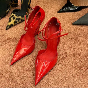 รองเท้าแตะส้นสูงหนังแท้สีแดง เสื้อคลุมหัวสีขาว ทรงหัวแหลม ทรงหัวแหลม สวมใส่สบาย สำหรับผู้หญิง รองเท้าแตะแบบสวมส้นสูง