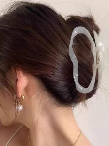 กิ๊บติดผมรูปฉลามสไตล์เรียบง่ายหรูหราสำหรับผู้หญิง กิ๊บติดผมแบบหนีบผมด้านหลังศีรษะ ชุดเครื่องประดับผม วัสดุอื่นๆ