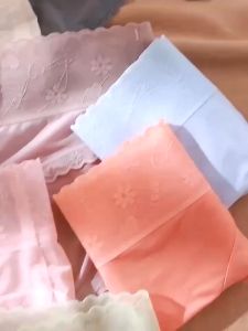 Quần Lót su Lụa lạnh Cạp Cao Gen bụng kháng khuẩn không lộ viền (ren tim) - (có sẵn - miễn ship)