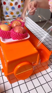 กล่องตัดฟิล์ม 12 นิ้ว ใช้คู่กับฟิล์ม หน้ากว้าง 12 นิ้ว ยาว 500 ม. หนา 8 ไมครอน  ใบมีดฟันเลื่อย มี 2 สี ส้มกับฟ้า