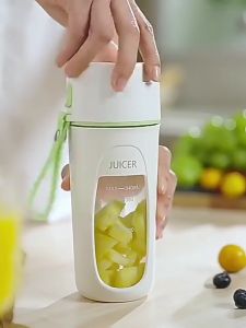 ไร้สายปั่นน้ำผลไม้ เครื่องปั่นแบบแก้วพกพา ความจุ 340ML ปั่นน้ําแข็งได้ ชาร์จ ไฟ Juicer Cup แก้วปั่นอัตโนมัติ เครื่องปั่นผลไม้ แก้วปั่นพกพา เครื่องปั่นน้ำผลไม้แบบพกพาไร้สาย ดีไซน์กะทัดรัด มัลติฟังก์ชั่น ไร้สายปั่นน้ำผลไม้ USB Charge Juicer Blenders