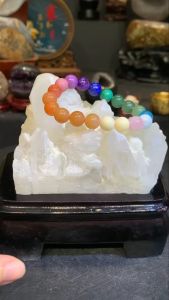 quartz 100% natural crystal #johorbahru #crystal #白水晶 💯天然白水晶花簇 带有一根大骨干晶柱 + 特制实木底座 整体高H: 12.5cm 底座宽W: 14cm x 10.5cm 总重Weight: 1.3kg 📍Johor Bahru 区可自行取货或邮寄服务