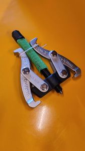 Tolsen Industrial Grade Two Jaw Gear Puller (3" | 4" | 6" | 8") Cr-V Finish