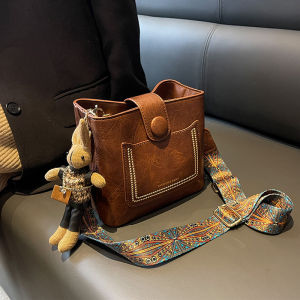 Retro Korean Style Bucket Bag Womens Crossbody Bag with Wide Shoulder Strap for Commuting Spring Summer Versatile High-End Feeling