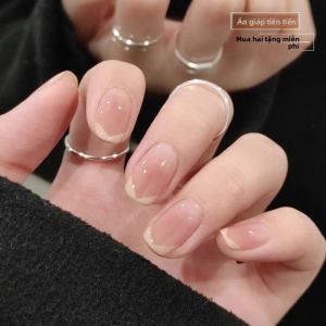 MONLEYTA | Nhựa giả móng tay thời trang mùa hè 2025 Nhựa giả móng tay ngắn trơn bóng màu băng nhạt kiểu Pháp mới của MONLEYTA