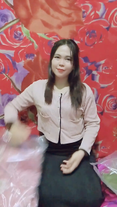 ( isi  50 pcs )  Plastik Klip pond  35 x 38 x +7  jumbo tenteng pegangan tangan untuk rondry sepatu baju DLL