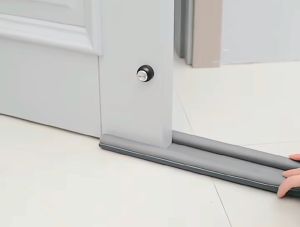 Busa Penutup Celah Bawah Pintu: Solusi Anti Kecoa