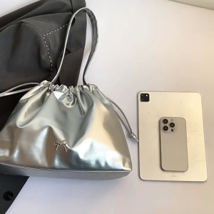 Bunnyshop พร้อมส่งจากไทย✔ กระเป๋าสะพายทรงขนมจีบ ใส่ไอแพดได้ น่ารักมาก มี 5 สี รูดได้ ด้านในมีกระดุมแม่เหล็ก