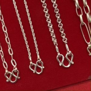 สร้อยคอเงินลายโซ่ คละเเบบ ตะขอตัวเอ็ม ความยาว 24 นิ้ว ชุบเงิน แฟชั่น ใส่ได้ทุกโอกาส ใส่อาบน้ำได้ พร้อมส่ง ถ่ายรูปจากสินค้าจริง