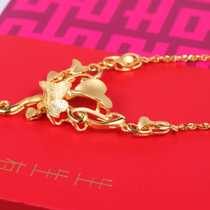 Chow Sang Sang  周生生 999.9 24K Pure Gold Chinese Wedding Collection Vines Twirled Around Hearts Necklace for Women 45cm 84760N Price-by-Weight 14.22g Gold