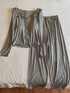 Đồ Ngủ Mẫu Mới 2023 Bộ Đồ Mặc Nhà Có Thể Mặc Bên Ngoài Cotton Đơn Giản Màu Trơn Vải Modal Có Đệm Ngực Mùa Thu Đông Cho Nữ