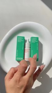 [Date 07/11/2026 Bestseller nhà Innis] Tinh chất Vitamin C bọc Enzyme Trà xanh mờ thâm trắng da sau 4 tuần Innis Vitamin C Green Tea Enzyme Brightening Serum 10ml (Hàn)