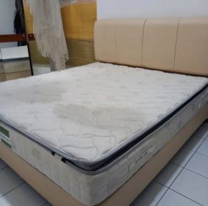 ranjang/dipan kayu alas kasur tempat tidur moder