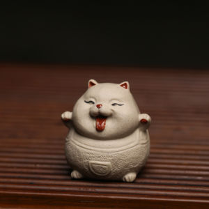 Creative Wealth Attracting Lucky Cat Teapot Cover Purple Clay White Mud Tea Table Decoration Ornaments Gift Idea Tea Play Figurine