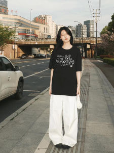 เสื้อยืดแขนสั้นผ้าฝ้ายแท้สีดำ ทรงหลวม สำหรับผู้หญิง ฤดูร้อน 2025 เสื้อยืดคอกลมแขนสั้นลายกราฟิก สไตล์ลำลอง แฟชั่น