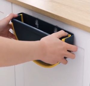 Tempat Sampah Mobil Dapur toilet Gantung lipat /Foldable Kitchen bin