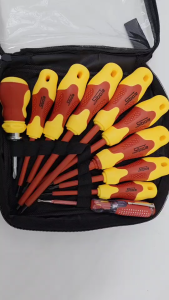 ชุดไขควงถอดด้ามหุ้มฉนวนอย่างดี วัสดุทำจากเหล็ก CR-V เหมาะสำหรับงานระบบไฟฟ้า 10ชิ้น พร้อมไขควงลองไฟ สินค้าพร้อมส่ง