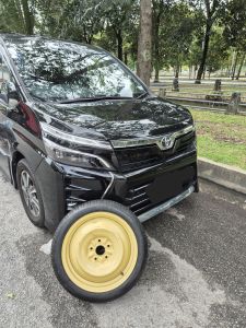 spare tyre Toyota voxy/Noah