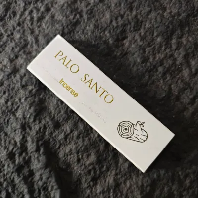 30 Sticks High-Grade Palo Santo Incense White Sage Cedar Coffee Home Fragrance Natural Aromatherapy Suitable for Yoga Meditation