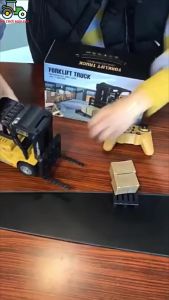 Xe nâng hàng hóa - Điều khiển từ xa (RC) có còi phun khói nổ máy lốp cao su chế độ Demo XN01