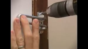 PENAHAN PENGAMAN PINTU KUNCI DOOR GUARD PALOMA DGP 702 SN