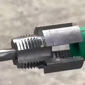 🚀ส่งเร็ว🚀ดอกต๊าปเกลียว 1/2 นิ้ว 3/4 นิ้ว สําหรับซ่อมแซมท่อน้ําแตก ชุดทำเกลียวท่อPVC ชุดทำเกลียว อุปกรณ์ต๊าปเกลียวท่อน้ําภายในและภายนอก สองหัวประปา เหมาะสําหรับท่อประปา 1/2"(4 หุน)และ 3/4"(6 หุน)เปิดรู