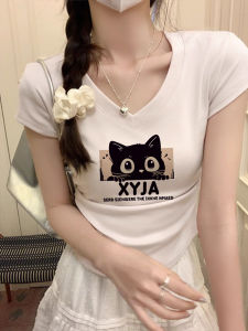 เสื้อยืดแขนสั้นคอวีพิมพ์ลายหมาสั้นสีชมพูสำหรับผู้หญิงในช่วงฤดูร้อน เสื้อตัวบนทรงเข้ารูปเอวเข้ารูป ทรงเข้ารูป เสื้อผ้าทำงานสไตล์เกาหลี