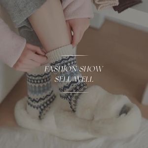 Thick Warm Retro Sleep Mid-Calf Socks