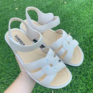 รองเท้าแตะผู้หญิงพื้นแบนระบายอากาศได้ดีสำหรับกลางแจ้งในช่วงฤดูร้อน รองเท้าแตะผู้หญิงแบบสวมหัวเปิด พื้นยาง รองเท้าแตะแบบสวมสบายสำหรับผู้หญิง