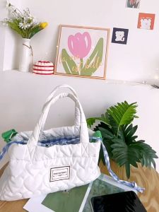 176 BPW ครอบครัว กระเป๋าสะพายไหล่ และ กระเป๋าถือนุ่มนิ่ม สามารถจุของได้เยอะ มีซับใน