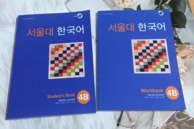 Seoul 4B combo 2 quyển màu Sb và wb
