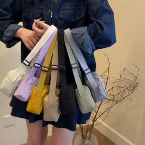 [Original 24 hours delivery] Womens lightweight commuter Japanese style workwear simple solid color casual crossbody bag