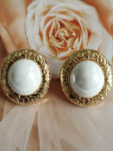 New Arrival Retro Embossed round Studs White Agate-like Silver Needle Minimalist Chinese Fad Stylish Hong Kong Style Earrings 966