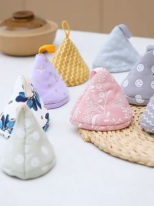 Cute Japanese Style Oven Glove Anti Scald Triangle Pot Holder - Fabric & Cotton - Lightweight and Washable - Adorable Designs