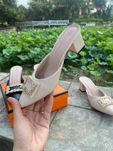 Sục khuy đá vuông 5p da mờ mũi nhọn