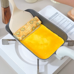 Jeetee Titanium Ceramic Non Stick Tamagoyaki Pan Square Japanese Omelette Pan 24CM NO PFOA/PFAS/PTFE Induction & Gas Compatible